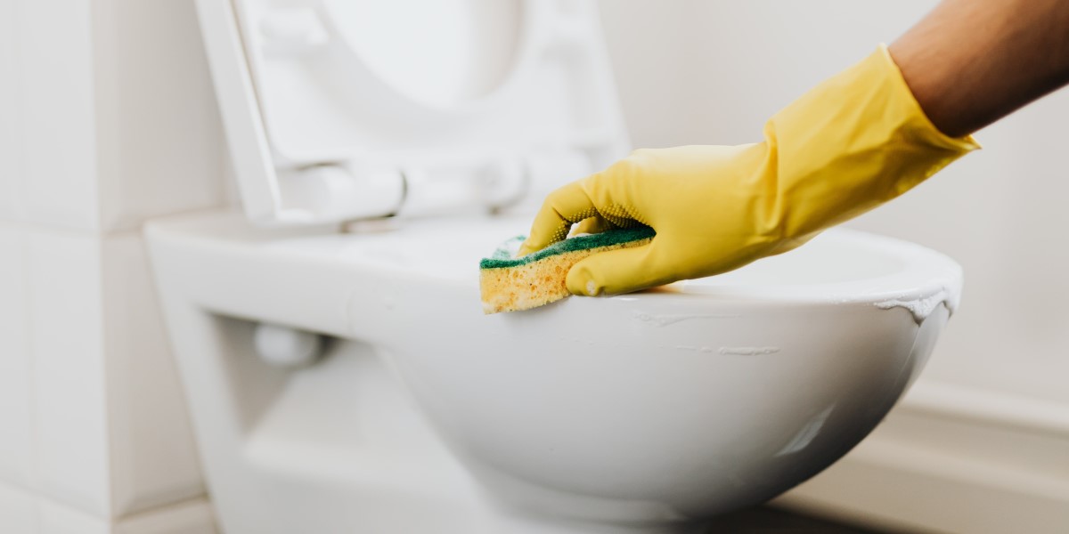Come sturare il wc intasato da carta e cacca con una soluzione disgorgante